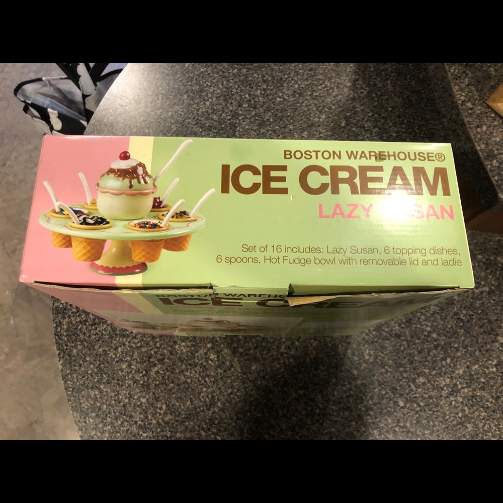 Boston Warehouse Trading Ice Cream Lazy Susan